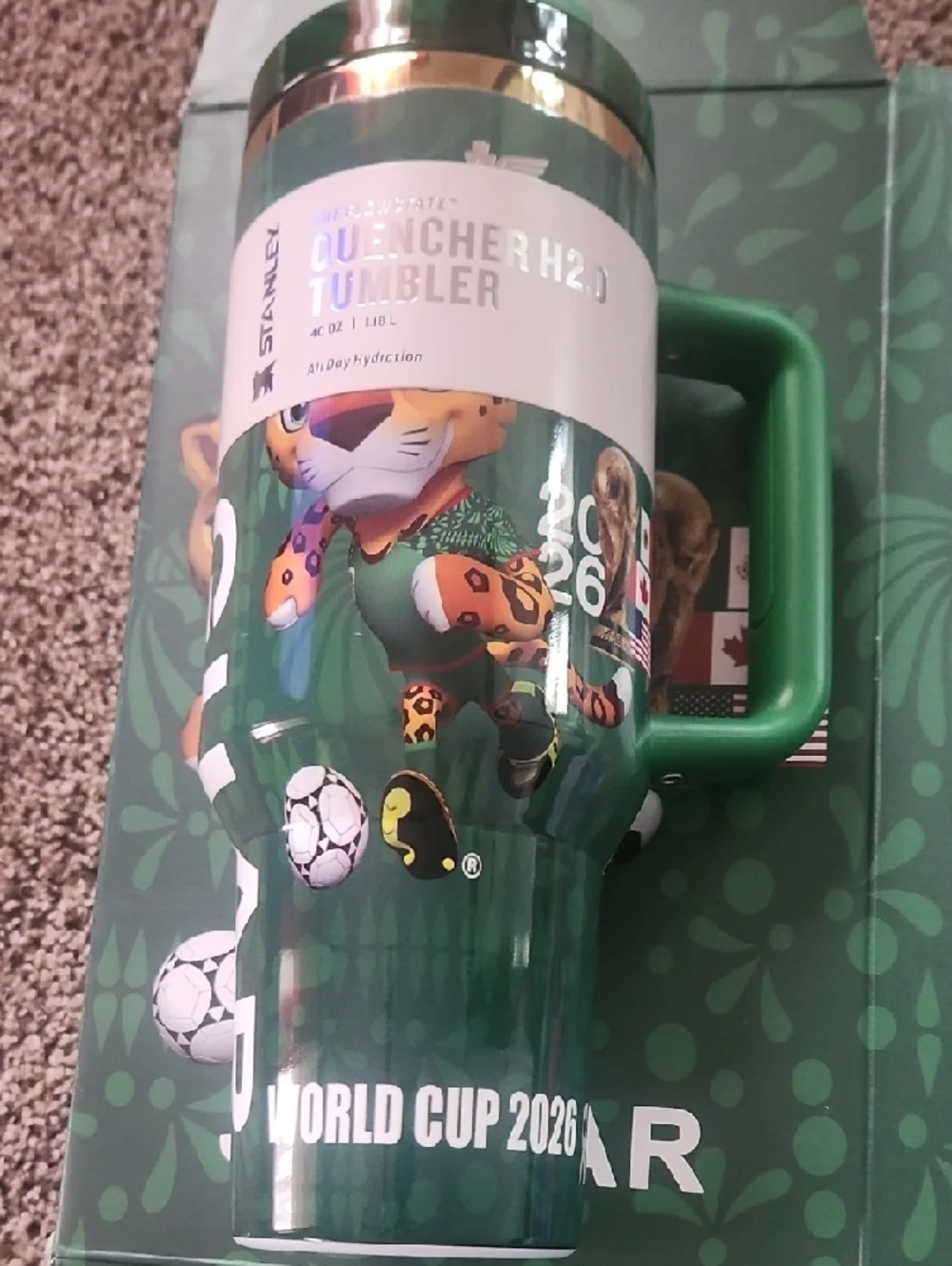 Stanley 2026 Jaguar Green Collector Bottle - Picture 5 of 8